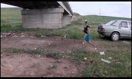 A VERY SMALL TRILOGY OF LONELINESS di Bogdan George Apetri (Romania 2006)