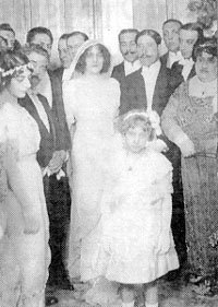 Delmira Agustini: 1913  (27 anni) ritratta durante il matrimonio con Enrique Job Reyes 